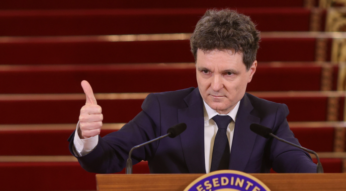 Nicușor Dan a semnat demisiile miniștrilor PSD și a numit interimari. Luni cheamă partidele pro-europene la discuții despre PNRR, SAFE