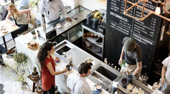 Prima cafenea din lume condusă de inteligența artificială. De ce acest experiment ridică, deja, serioase semne de întrebare