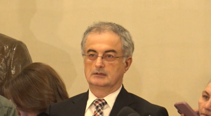 Liderul deputaţilor PNL, Gabriel Andronache: Din discuţiile din Parlament am constatat că diverşi parlamentari PSD responsabili, care nu vor să arunce în haos ţara, ar putea susţine guvernul minoritar condus de premierul Bolojan