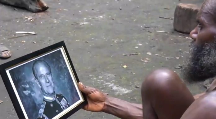 Cum a ajuns un trib care trăiește pe o insulă izolată să creadă că prințul Philip era un zeu