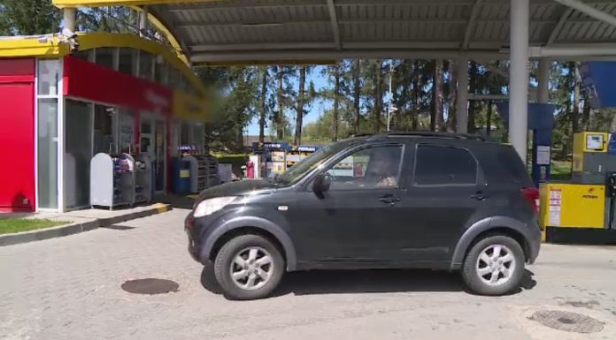 Orașele care au rămas fără benzină și motorină la pompe. Autoritățile și benzinarii dau asigurări că e „o criză temporară”