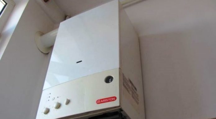 Centrale de apartament – Nicușor Dan reclamă la CCR decizia Parlamentului de a prelungi cu 2 ani subvenția pentru centrale de apartament: Nesocotește dreptul european, risc de penalități