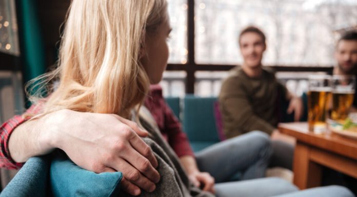 Ce au în comun adulții care au multe cunoștințe, dar niciun prieten. Răspunsul psihologiei