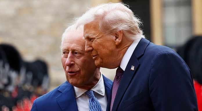 Începe turneul regelui Charles în SUA. Donald Trump i-a promis că va fi în siguranță, după incidentul armat din Washington