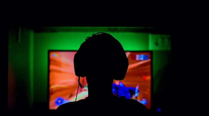 Cum alegi un monitor de gaming fără să cazi în capcana “herților” și a marketingului agresiv