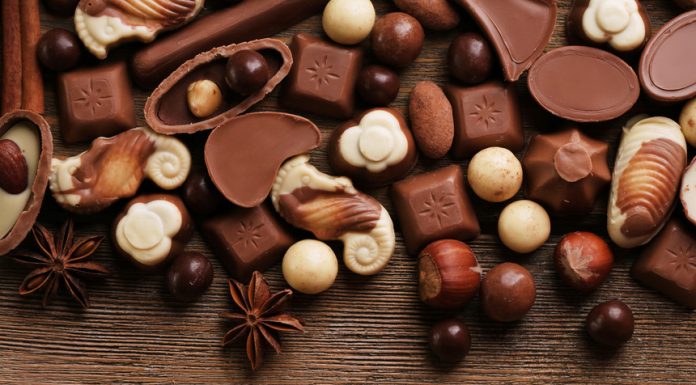 Cel mai mare producător de ciocolată din lume avertizează asupra profitului; acţiunile au scăzut cu până la 17%