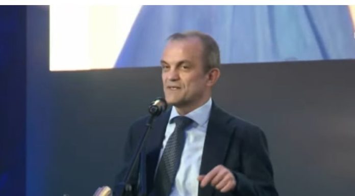 Medicul Cătălin Cîrstoveanu, premiat la Gala News.ro: Noi nu făceam nimic fără transparenţă, fără sinceritate, fără dreptate, fără adevăr