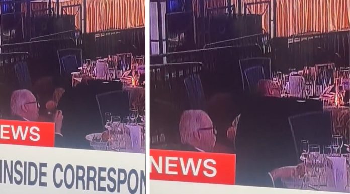 Imagini absurde de la scena atacului armat de la Casa Albă. Un invitat mănâncă desert liniștit, în vreme ce alți invitați se ascund sub mese și „mascații” păzesc sala cu arme automate