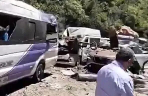 Atac mortal în Columbia: șapte persoane ucise după explozia unui autobuz, pe fondul escaladării violențelor