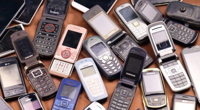 Comoara de acasă de care nu știai. Cinci moduri de a reutiliza un telefon vechi