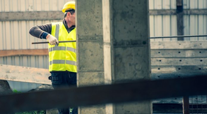 Reguli schimbate pentru a aduce muncitori străini în România – proiect analizat de Guvern