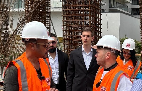 Actorul Cuba Gooding Jr., premiat cu Oscar, a vizitat şantierul noii Clinici de Psihiatrie Pediatrică de la Obregia