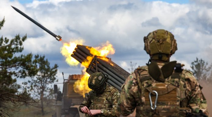 Regatul Unit pregătește un ajutor suplimentar de milioane de lire sterline şi 120.000 de drone pentru Ucraina