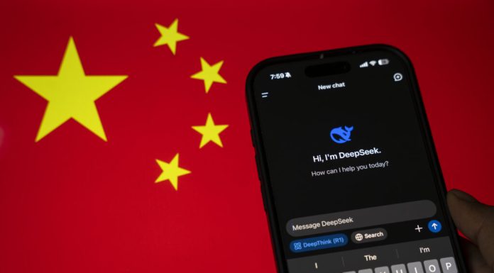 DeepSeek lansează noul model V4, mizând pe eficiență în competiția globală din domeniul inteligenței artificiale