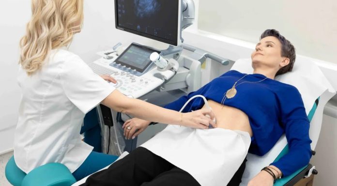 Ecografia, o investigaţie simplă care poate salva vieţi: „Tumorile abdominale nu dor în stadiu incipient”