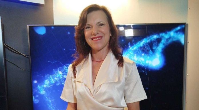 Pot pacienţii cu implanturi dentare sau cu parodontoză să folosească aparat dentar? Explicaţiile medicului Lorelei Nassar