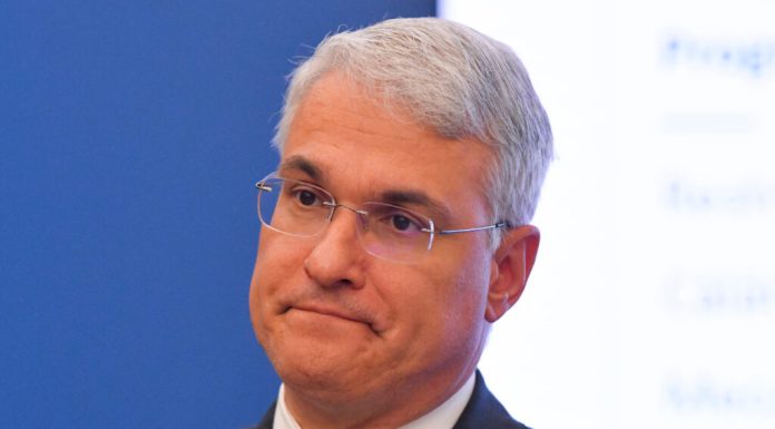 Categoriile profesionale la care nu se aplică interdicția cumulului pensie-salariu / Dragoș Pîslaru: „Vizăm corectarea unei anomalii”