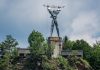 Hidroelectrica redeschide accesul către un celebru monument. Intrarea turiștilor la ”Statuia lui Prometeu” de la Vidraru, din nou permisă