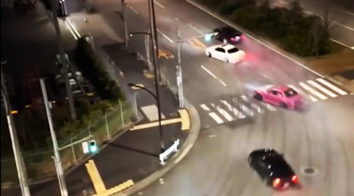 Imagini ca-n „Fast and Furious” pe străzile din Tokyo. Coloana de mașini care fac drifturi, surprinsă pe bulevarde, face înconjurul internetului