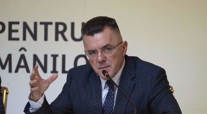 Prim-vicepreşedinte AUR, despre aplicarea SAFE în România/ Dungaciu: România nu devine producător, ci doar client. În mod scandalos, furnizorul este desemnat. România se vasalizează. Într-o Europă federală, va intra în faza sclavagistă a funcţionării
