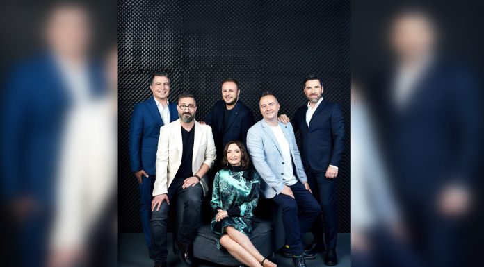 Echipa emisiunii „România, te iubesc!” a primit premiul „Curajul de a spune adevărul”