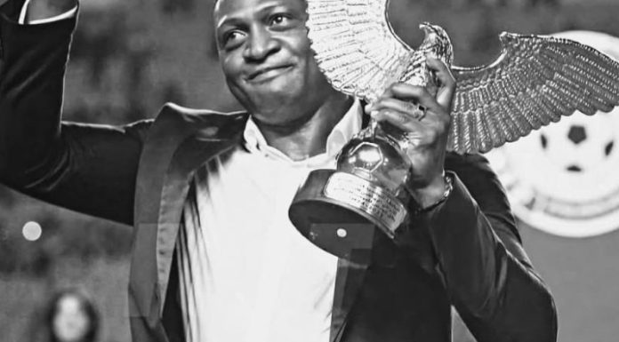 Fotbal: A decedat, la 40 de ani, Michael Eneramo, fost internaţional nigerian. Bărbatul a suferit un atac de cord în timpul unui meci