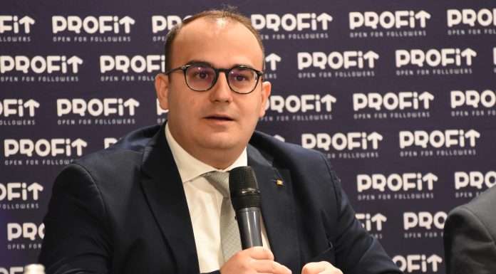 VIDEO Programele pentru IMM-uri să fie mult mai accelerate. Secretarul General adjunct al IMM România, Daniel Urîtu: Antreprenorii așteaptă și un an, la programul de digitalizare, ca să-și primească banii – Conferința Profit.ro IMM