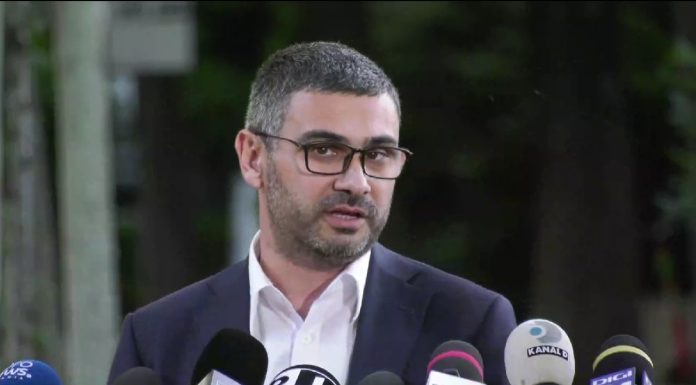 Fostul ministrul PSD al Muncii nu comentează decizia PSD de a depune moţiune de cenzură alături de AUR/ Depre ideea unui alt mandat, în altă formulă gvernamentală: Întoacerea sau nu în minister este o temă foarte îndepărtată