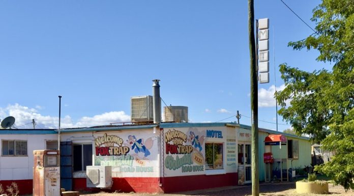 Un oraș întreg cu oficiu poștal și hotel, de vânzare la prețul unui apartament cu un dormitor