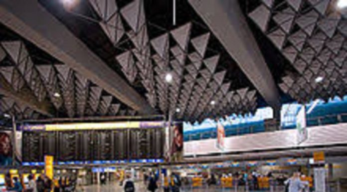 Europa riscă o penurie ”sistemică” de combustibil pentru avioane; sute de zboruri ar putea fi anulate