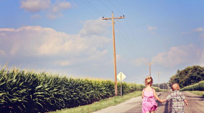 Este Ziua Internațională a Fraților și Surorilor