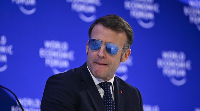 Macron a anunțat un proiect de lege pentru a proteja alegerile din Franța de ingerințe străine. A făcut aluzie și la România
