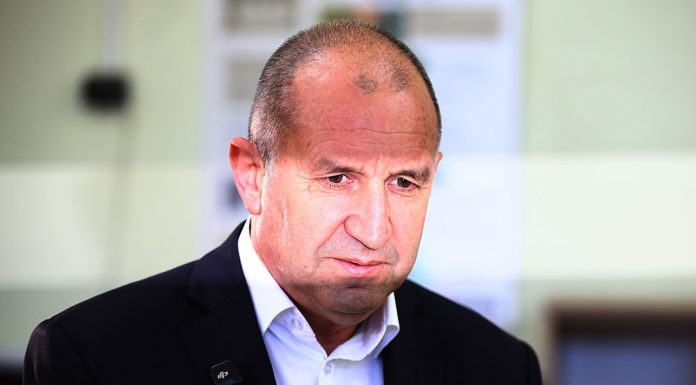 Rezultatele alegerilor din Bulgaria. Fostul președinte Rumen Radev va avea o majoritate absolută