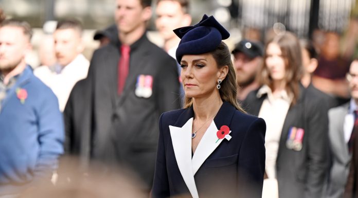 Prințesa Kate, apariție elegantă la parada dedicată eroilor din Australia și Noua Zeelandă, organizată la Londra. FOTO