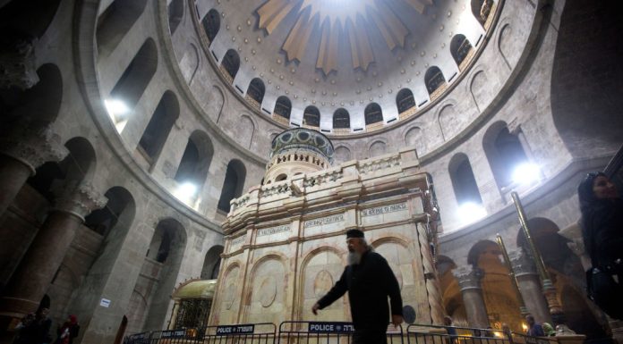 Biserica Sfântului Mormânt din Ierusalim. Locul unde se aprinde Lumina Sfântă de Paște