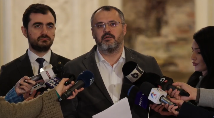 USR-iştii au trecut la înjurături la adresa lui Nicuşor Dan: “F… off”