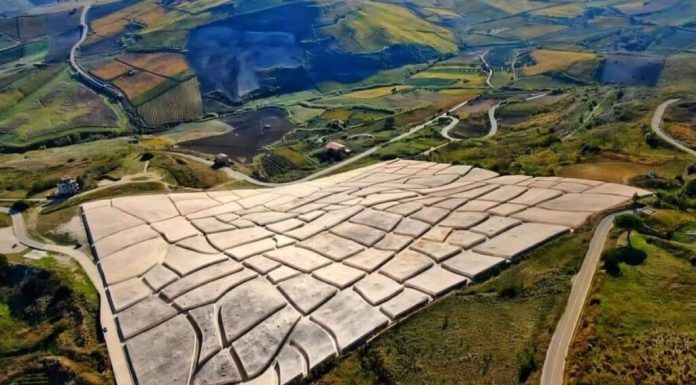 Orașul acoperit cu beton: „Pompeii-ul modern” din Italia care a devenit capitală a artei contemporane