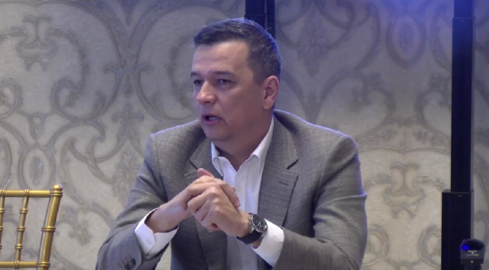 Grindeanu, întrebat dacă a discutat cu AUR susţinerea în comun a unei moţiuni de cenzură: Nimeni din conducerea PSD n-a avut asemenea contacte. Întâlnirea cu Simion din hotelul din Timişoara a fost o chestiune episodică