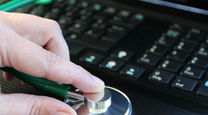 Oamenii de știință au creat un material plastic care distruge virușii la contact