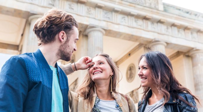 Guvernul caută 200 de studenți și elevi pentru internship la Palatul Victoria. Cu cât vor fi remunerați