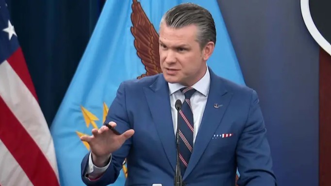 Hegseth invocă Biblia pentru a compara reporterii cu duşmanii lui Iisus, după ce presa a remarcat că a încurcat un citat din Vechiul Testament cu o replică din filmul „Pulp Fiction”