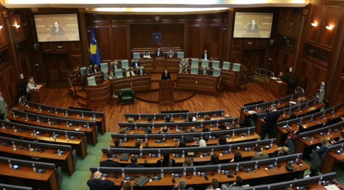 Kosovo intră într-o nouă criză politică după eșecul alegerii președintelui