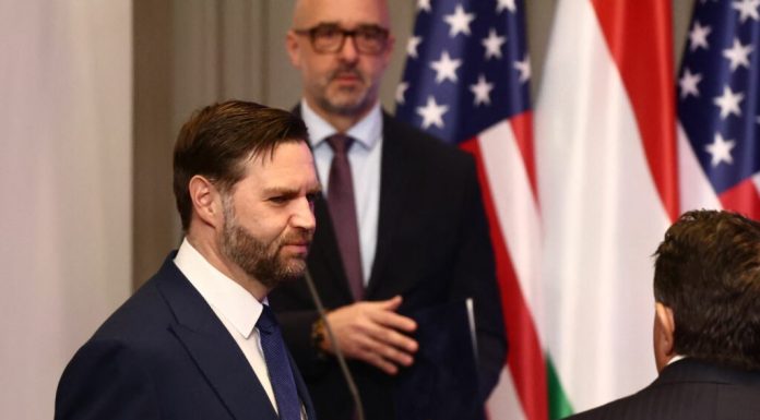 Negocierile SUA-Iran din Pakistan. JD Vance a fost întâmpinat de șeful armatei pakistaneze în Islamabad