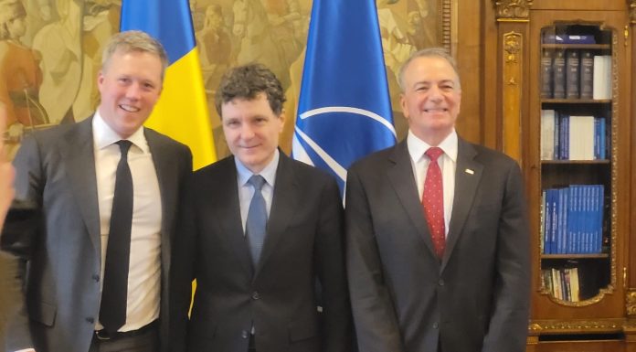 Nicuşor Dan, discuţie cu secretarul Forţelor Terestre ale SUA: România rămâne cel mai de încredere partener şi aliat al SUA la Marea Neagră / România este pregătită să facă mai mult pentru propria sa securitate şi pentru securitatea Alianţei