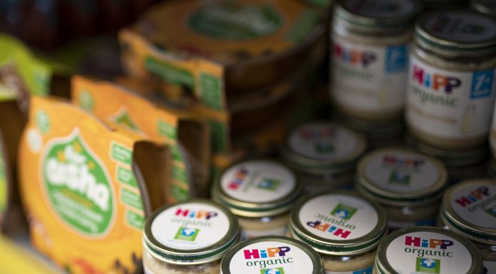 Otravă pentru şobolani găsită într-un borcan de hrană pentru bebeluşi. Produsul fusese retras din peste 1.000 de magazine