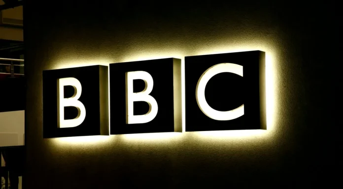 BBC va concedia până la 2.000 de angajați, cea mai mare reducere de personal din ultimii 15 ani