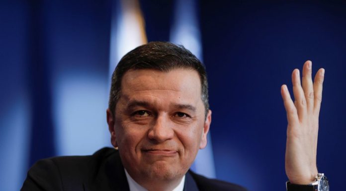 Sorin Grindeanu: Dacă PSD îi retrage sprijinul premierului Bolojan, mă gândesc că marţi sau miercuri vor exista consultări la Cotroceni / Întrebarea către membrii PSD va fi stabilită luni dimineaţă, în Biroul Permanent