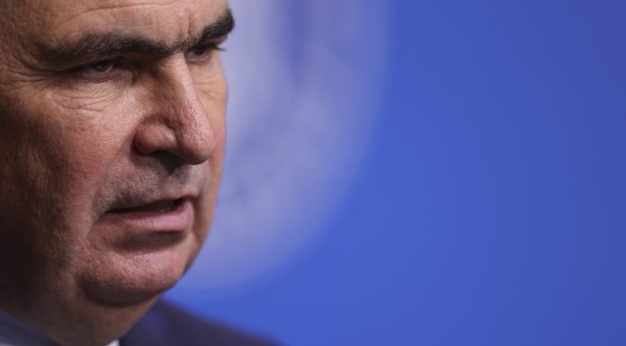 Bolojan a semnat eliberarea a 22 de prefecți și 36 de subprefecți. PSD anunțase că reprezentanții săi în Guvern au demisionat