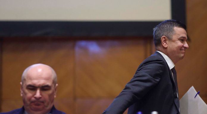 Grindeanu: Eu nu dau lecţii PNL-ului, am făcut apel la fiecare întâlnire pe care am avut-o până acum la decenţă / Noi hotărâm pentru noi