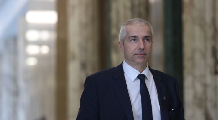 Ministrul Justiţiei, în mesajul de Paşte: Lumina Învierii ne aminteşte că echilibrul, dreptatea şi adevărul sunt acele principii morale esenţiale care ne ghidează nu doar în activităţile cotidiene, ci şi în modul în care ne raportăm unii la alţii